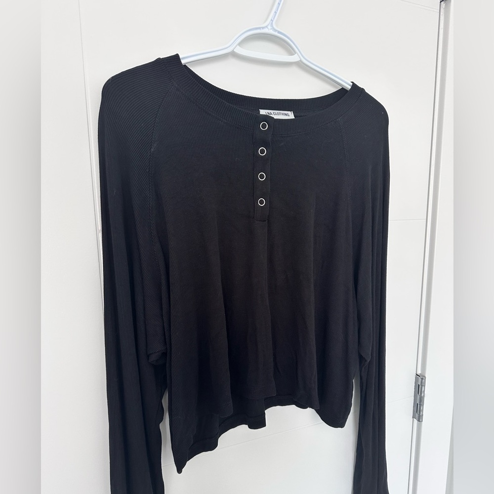 🖤 LNA Rhett Cropped Henley Top – Black | Women’s Medium🖤 - Picture 3 of 7